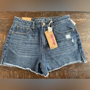 High rise shorts. New with tags, size 7. Waist 28
